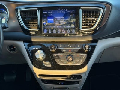 2017 Chrysler Pacifica Touring-L Plus