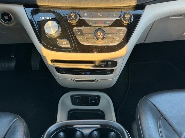 2017 Chrysler Pacifica Touring-L Plus