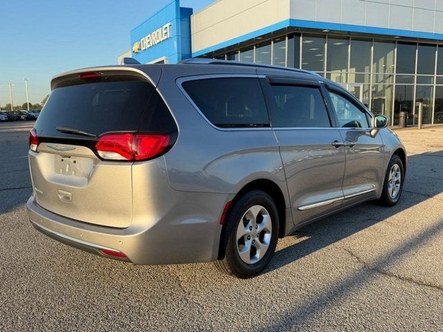 2017 Chrysler Pacifica Touring-L Plus