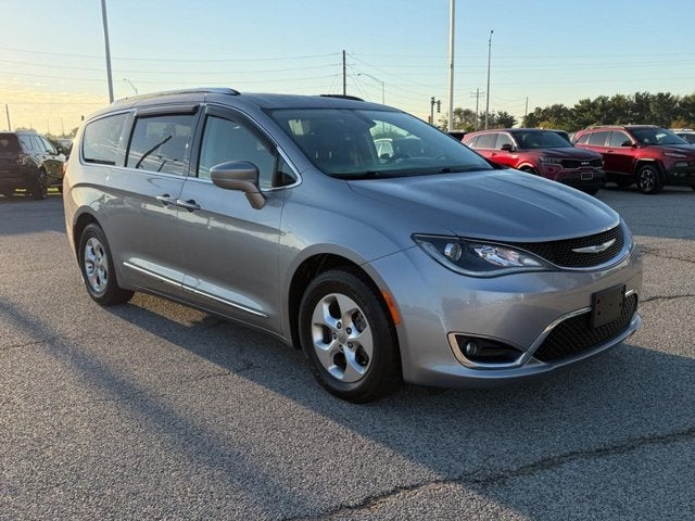 2017 Chrysler Pacifica Touring-L Plus
