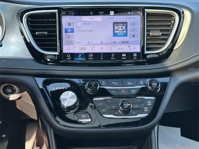 2025 Chrysler Pacifica Limited *SUNROOF LEATHER ONE OWNER*