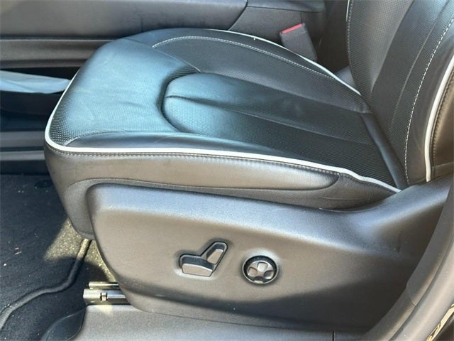2025 Chrysler Pacifica Limited *SUNROOF LEATHER ONE OWNER*