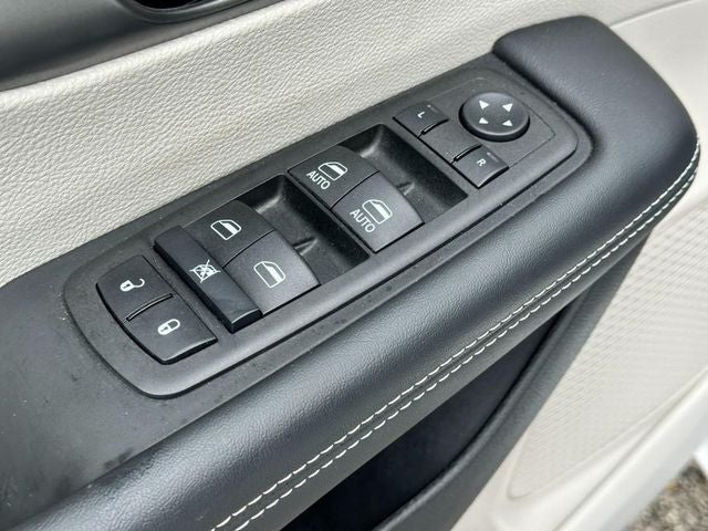 2023 Chrysler Pacifica Touring L *ONE OWNER*