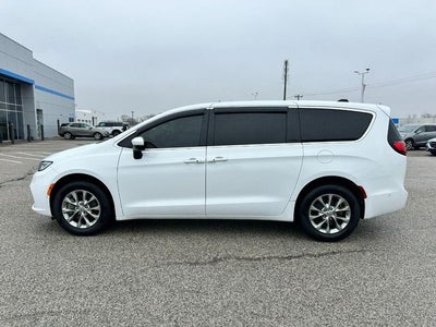 2023 Chrysler Pacifica Touring L *ONE OWNER*