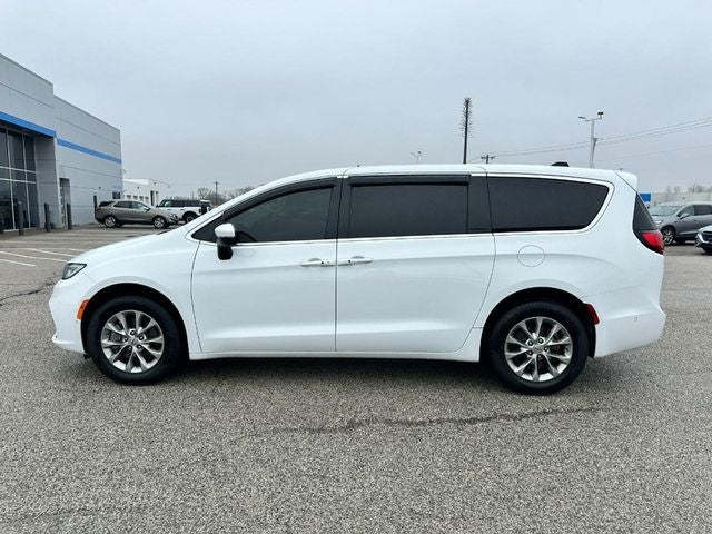 2023 Chrysler Pacifica Touring L *ONE OWNER*