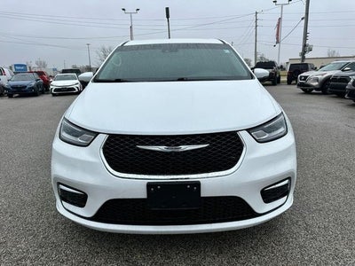 2023 Chrysler Pacifica Touring L *ONE OWNER*