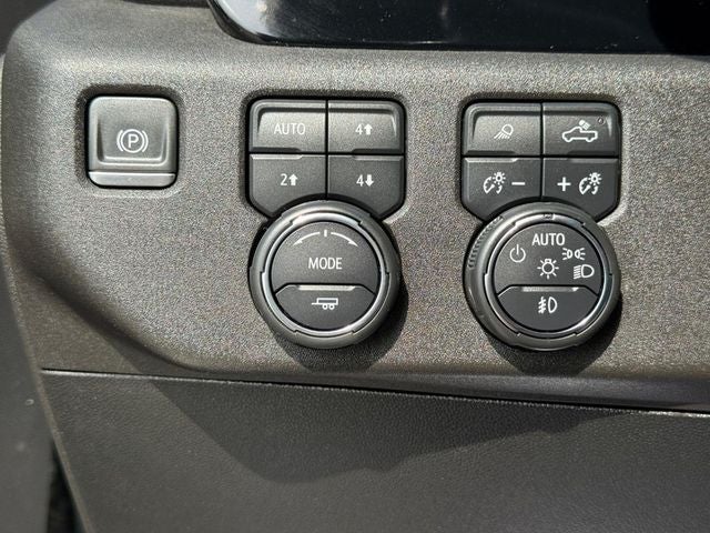 2024 Chevrolet Silverado 2500HD LTZ *SUNROOF LEATHER LOADED ONE OWNER*