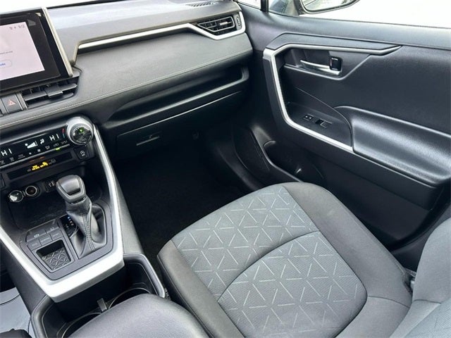 2024 Toyota RAV4 XLE *ONE OWNER*