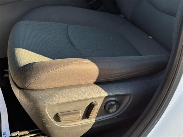 2024 Toyota RAV4 XLE *ONE OWNER*