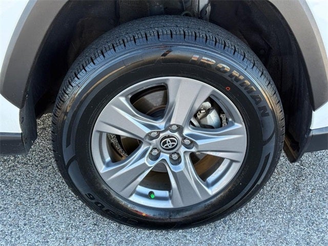 2024 Toyota RAV4 XLE *ONE OWNER*