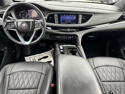 2024 Buick Enclave Avenir *SUNROOF LEATHER LOADED ONE OWNER*
