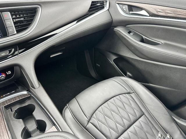 2024 Buick Enclave Avenir *SUNROOF LEATHER LOADED ONE OWNER*