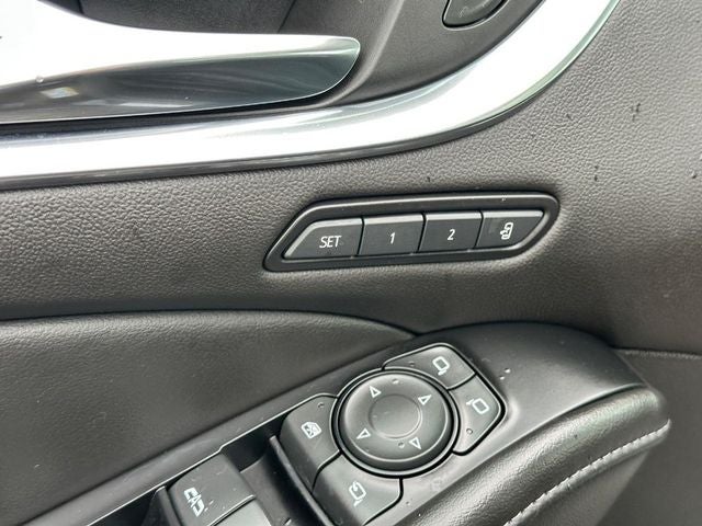 2024 Buick Enclave Avenir *SUNROOF LEATHER LOADED ONE OWNER*