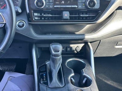 2021 Toyota Highlander LE IN SHOP AVAILABLE SOON