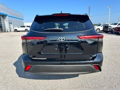 2021 Toyota Highlander LE IN SHOP AVAILABLE SOON