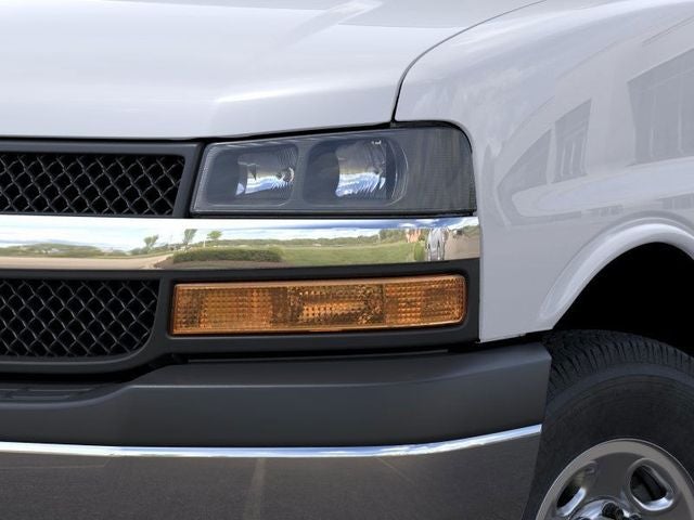 2025 Chevrolet Express 3500 Work Van Cutaway