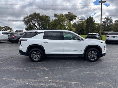 2024 Chevrolet Traverse LT