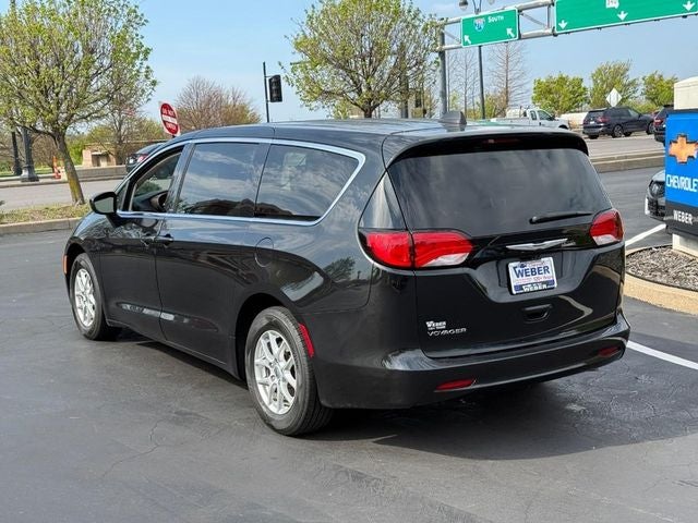 2023 Chrysler Voyager LX