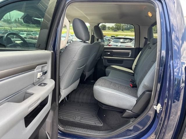 2018 RAM 1500 Big Horn Crew Cab 4x4 5'7" Box