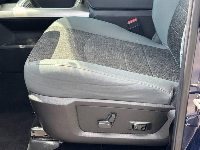 2018 RAM 1500 Big Horn Crew Cab 4x4 5'7" Box