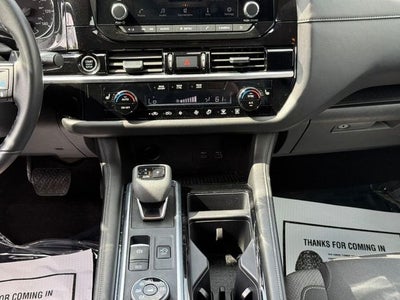 2024 Nissan Pathfinder SV