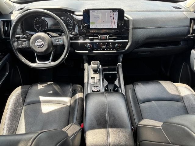 2023 Nissan Pathfinder SL 4WD
