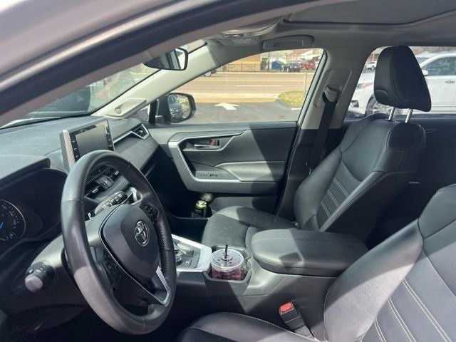 2022 Toyota RAV4 Hybrid XLE Premium