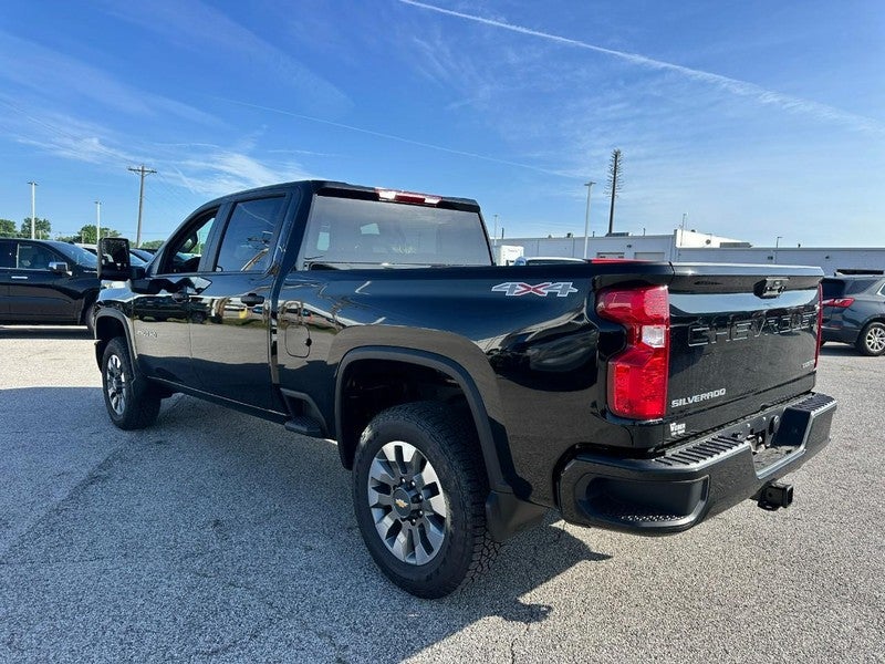 2026 Chevrolet Silverado 2500HD 4WD Crew Cab 159" Custom