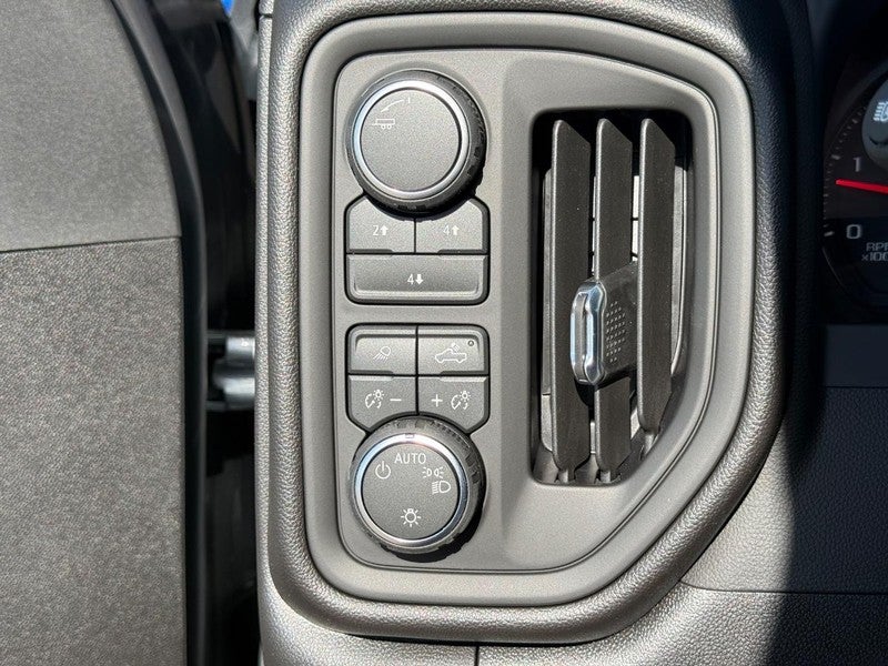 2026 Chevrolet Silverado 2500HD 4WD Crew Cab 159" Custom