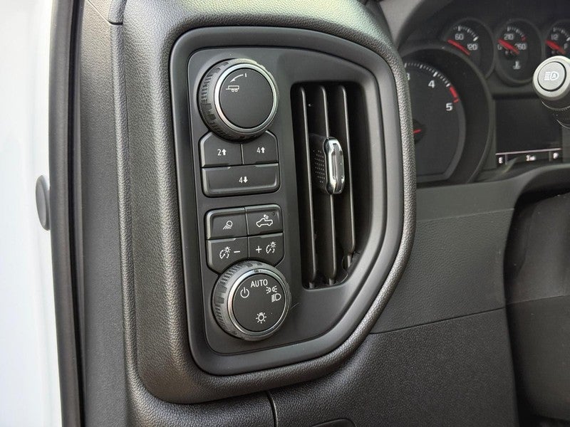 2026 Chevrolet Silverado 2500HD 4WD Crew Cab 159" Custom