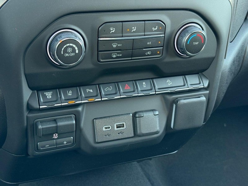 2026 Chevrolet Silverado 2500HD 4WD Crew Cab 159" Custom