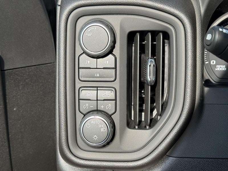 2026 Chevrolet Silverado 2500HD 4WD Crew Cab 159" Custom