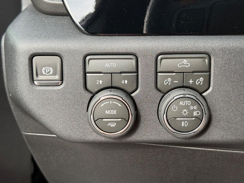 2026 Chevrolet Silverado 1500 4WD Crew Cab 147" RST