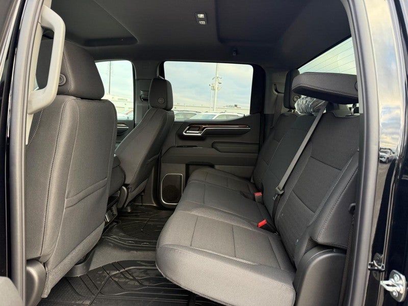 2026 Chevrolet Silverado 1500 4WD Crew Cab 147" RST