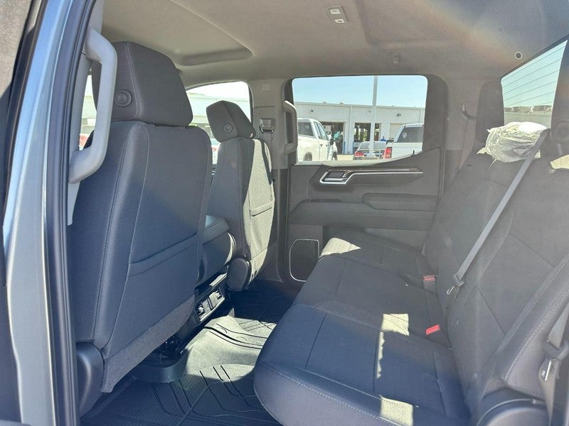 2026 Chevrolet Silverado 1500 4WD Crew Cab 147" RST