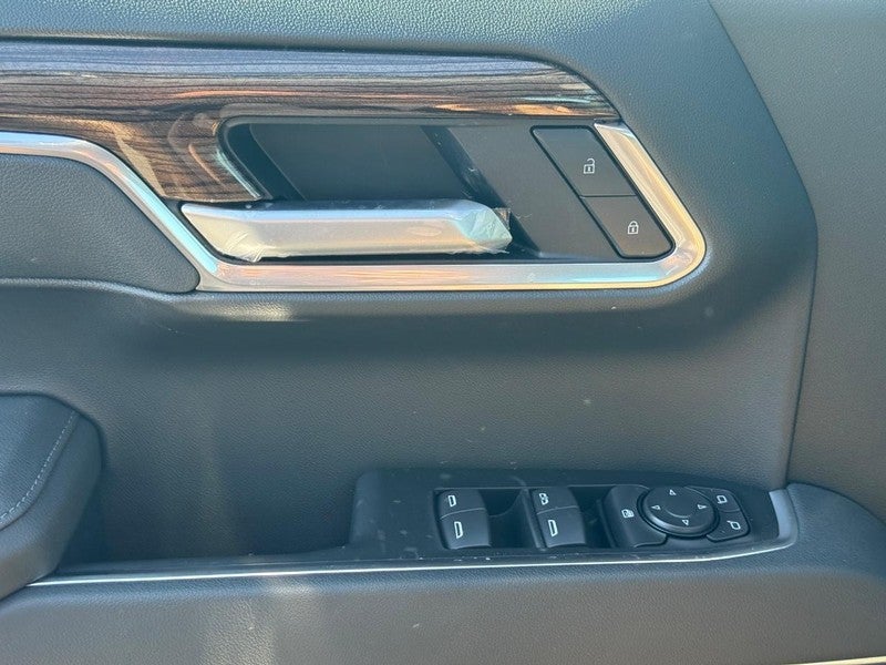 2026 Chevrolet Silverado 1500 4WD Crew Cab 147" RST