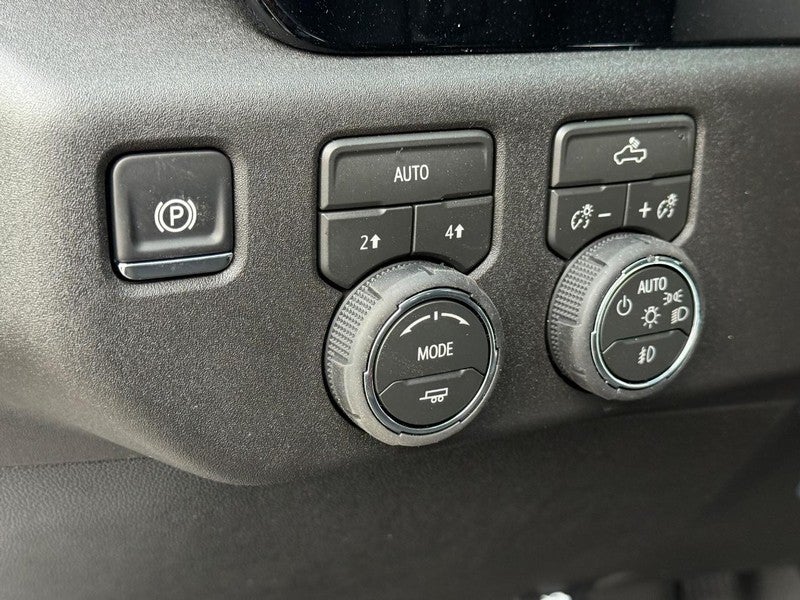 2026 Chevrolet Silverado 1500 4WD Crew Cab 147" RST