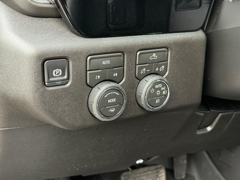 2026 Chevrolet Silverado 1500 4WD Crew Cab 147" RST