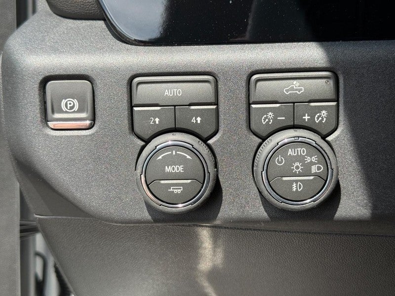 2026 Chevrolet Silverado 1500 4WD Crew Cab 147" RST