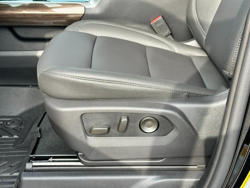 2026 Chevrolet Silverado 1500 4WD Crew Cab 147" RST