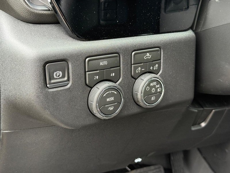 2026 Chevrolet Silverado 1500 4WD Crew Cab 147" RST