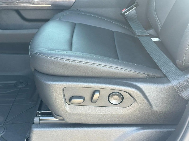 2025 Chevrolet Silverado 1500 4WD Crew Cab 147" LTZ