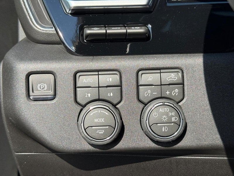 2026 Chevrolet Silverado 1500 4WD Crew Cab 147" High Country