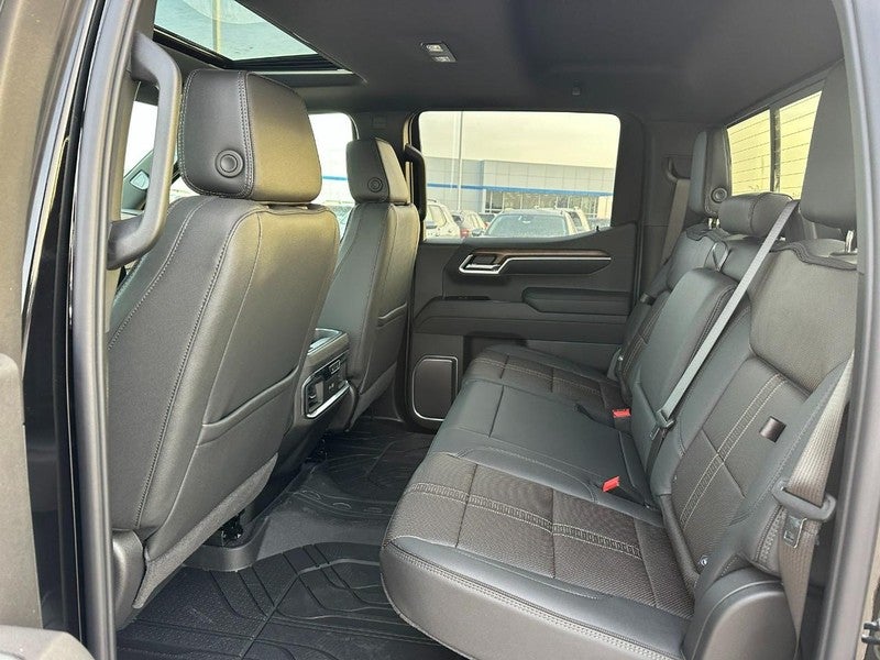 2026 Chevrolet Silverado 1500 4WD Crew Cab 147" High Country