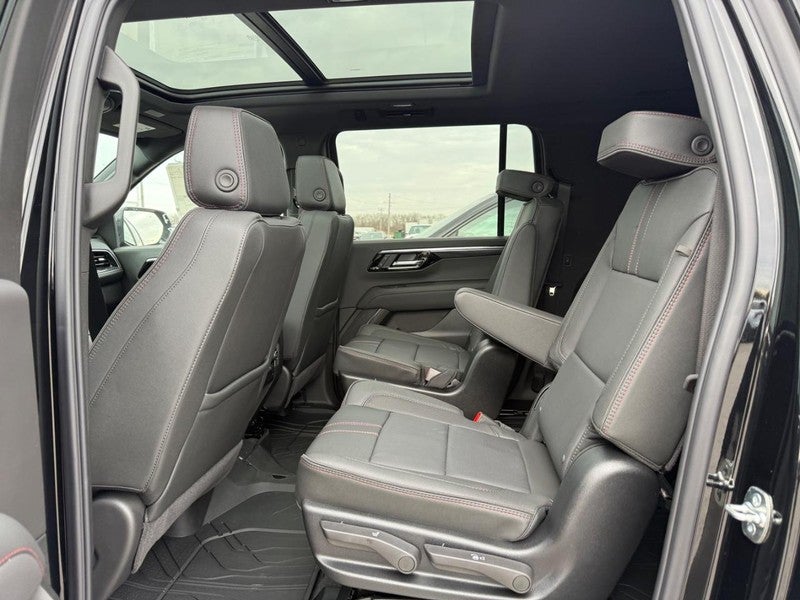 2026 Chevrolet Suburban 4WD 4dr RST