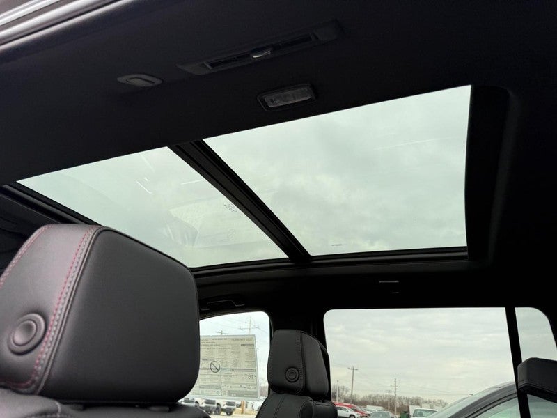 2026 Chevrolet Suburban 4WD 4dr RST