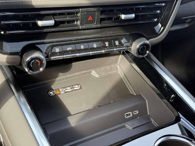 2026 Chevrolet Suburban 4WD 4dr Premier