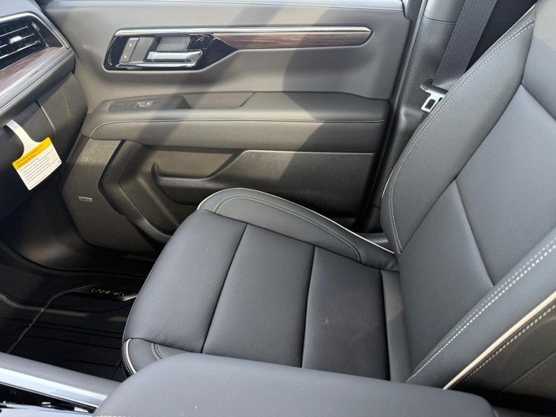 2026 Chevrolet Suburban 4WD 4dr Premier