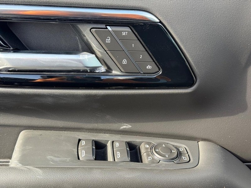 2026 Chevrolet Suburban 4WD 4dr Premier