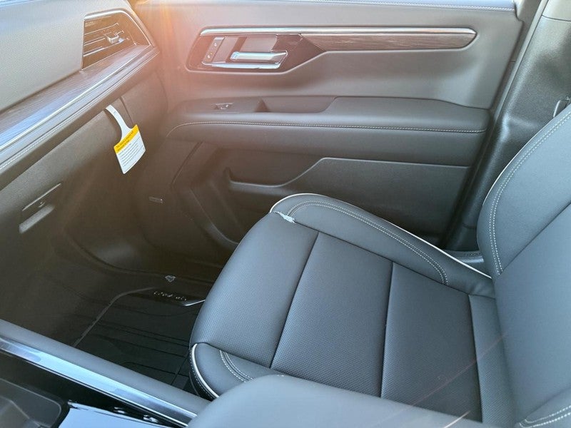 2026 Chevrolet Suburban 4WD 4dr Premier